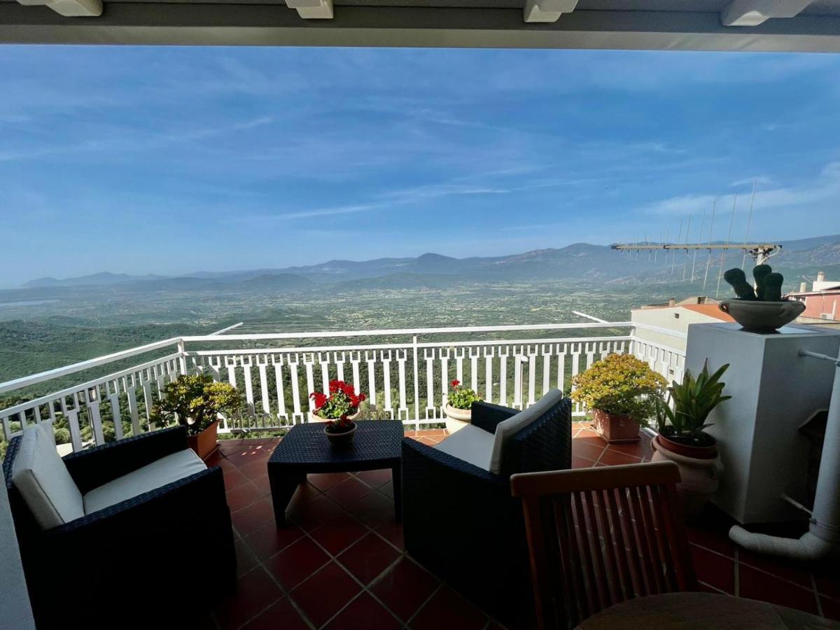 Appartamento Con Vista Panoramica Baunei Luaran gambar